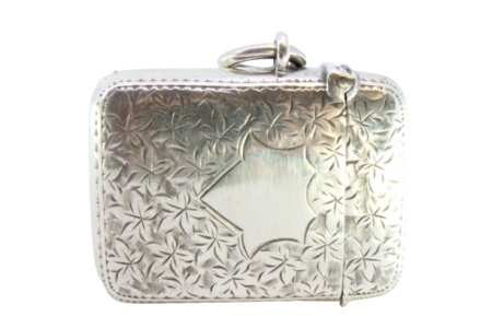 Fosforeira em prata com motivos vegetalistas gravados envolvendo cartela para monograma