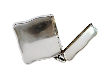  Fosforeira em prata lisa, ondeada na envolvência e tampa basculante 