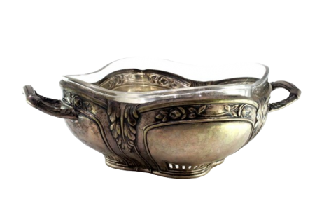 Fruteira em prata com relevos e recortes alma em vidro e duas pegas com relevos