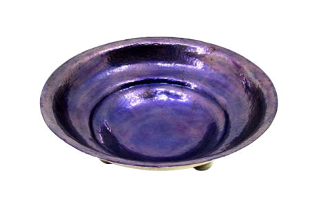 Fruteira em prata martelada e esmaltada, com friso, assente em três pés 