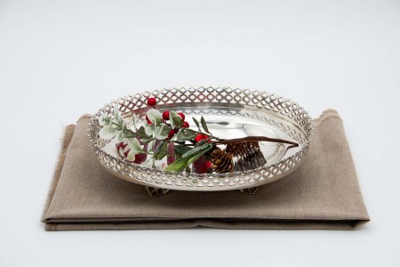 Fruteira de prata com gradinha de forma elíptica