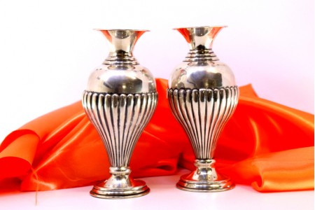 Jarra em prata com frisos canelados e base circular com friso