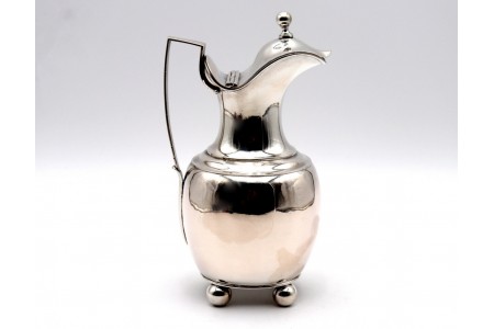 Leiteira em prata ao estilo D. Maria com frisos na tampa no pomo e base