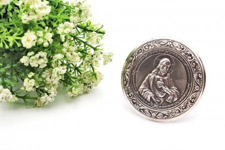 Medalha em prata de Jesus Cristo em alto relevo com suporte