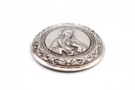 Medalha em prata de Jesus Cristo em alto relevo com suporte
