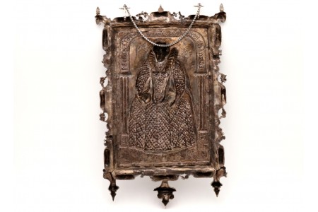 Placa em prata Rainha Isabel I com relevos revelados e aplicações