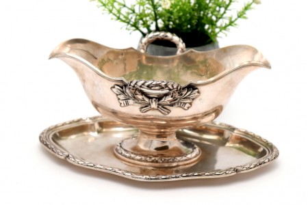 Molheira de prata com prato e pegas frisadas com sistema amovível 