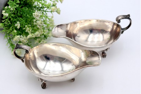 Conjunto de molheiras de prata com asa perdida gomada com aplicação