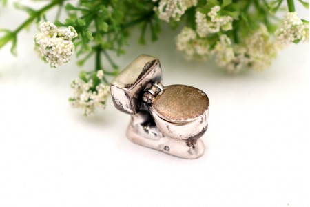 Miniatura de sanita em prata