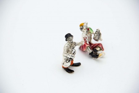  Par de palhaços em prata com esmaltes coloridos