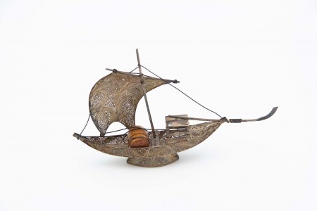 Barco rabelo em prata de malha filigrana