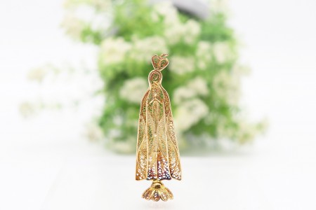 Miniatura de Nossa Senhora em prata de filigrana dourada