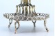  Paliteiro em prata com figura masculina em pé sobre pedestal