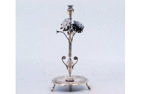  Paliteiro em prata com jarra de flores 