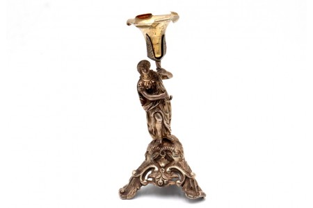  Paliteiro em prata com cálice em dourado em folhas de acanteiro 