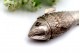  Paliteiro em prata em forma de peixe com estrutura articulada, cabeça basculant