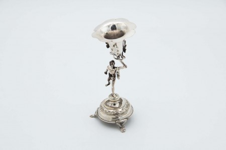 Paliteiro de prata com figura clássica em suporte de cálice Paliteiro de prata com figura clássica em suporte de cálice