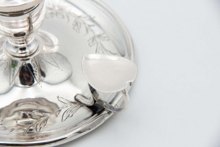 Palmatória em prata com motivos florais