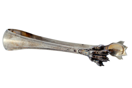  Pinça para gelo em prata lisa com frisos e relevos nas pinças em forma de garras.