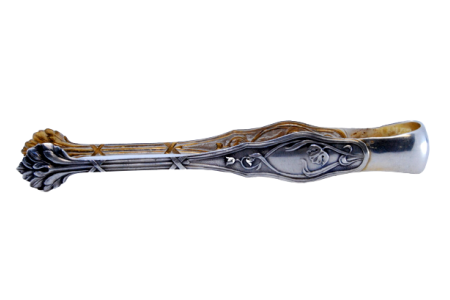  Pinça de açúcar em prata relevada e pinças em forma de folhas.