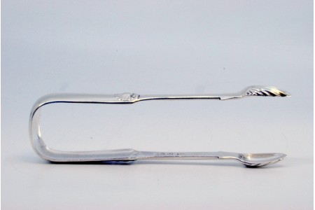 Pinça de açúcar em prata com palmas e conchas.