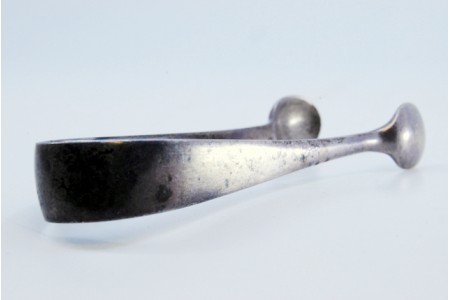  Pinça de açúcar em prata lisa.