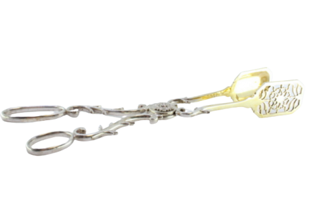 Pinça para salada, pão ou molhos em prata com concha dourada recortada