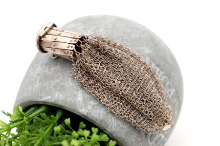 Porta moedas em malha de prata com tampa lisa