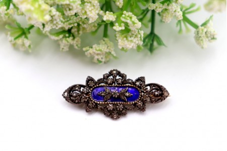 Pregadeira em prata e ouro com lascas de diamantes e esmalte azul