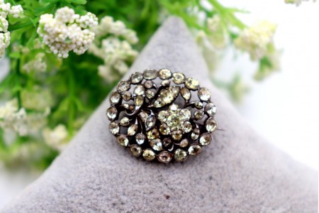 Pregadeira de prata com topázios e crisólitas - Minas Novas