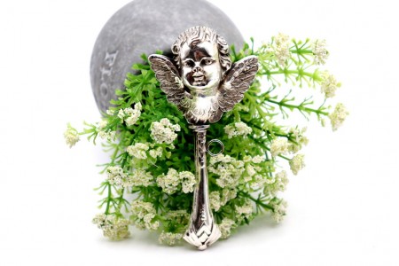 Roca em prata em forma de Anjo da Guarda em vulto perfeito com argola 