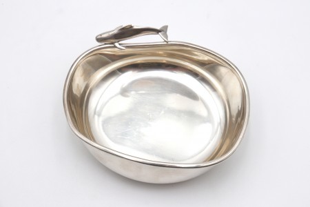 Saboneteira em prata lisa com orca em vulto perfeito