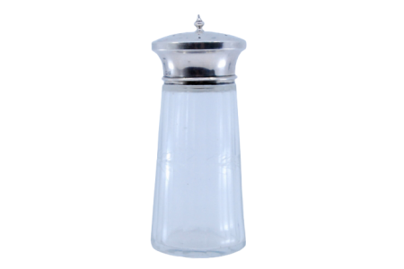 Saleiro em vidro lapidado com tampa em prata em forma de cogumelo.