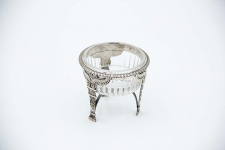 Saleiro com estrutura de prata