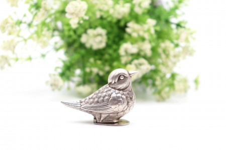 Saleiro ou pimenteiro de prata em forma de pássaro 