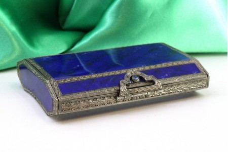 Caixa de Toilette em prata revestida a lápis lazuli e com interior em ouro