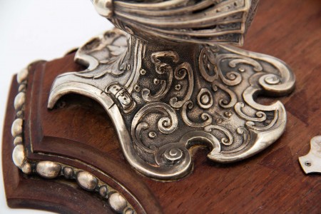 Tinteiro com estrutura em madeira de Pau Santo e com depósitos em prata