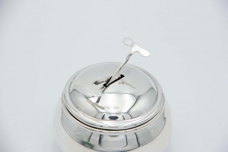 Açucareiro esférico em prata lisa