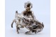 Figura de Putti com animal em prata. 