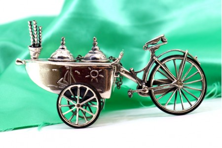 Carrinho em prata para venda de gelados em vulto perfeito com aplicações 